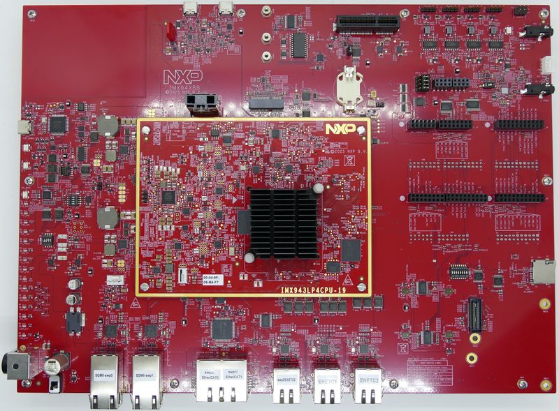 File:NXP IMX943LP4EVK-19 board.JPG